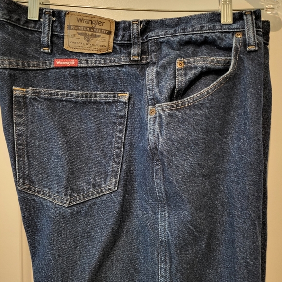 Wrangler Premium Quality Jeans - Picture 2 of 4